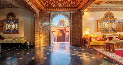 Spacious 5-bedroom villa in charming Marrakech with WiFi, AC, Private Pool