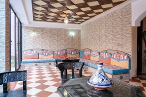 Interior - Spacious 5-bedroom villa in charming Marrakech with WiFi, AC, Private Pool (Marrakech)