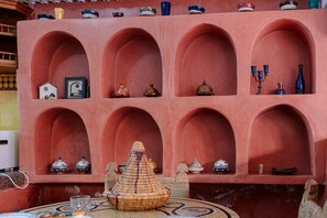 Dining - Spacious 5-bedroom villa in charming Marrakech with WiFi, AC, Private Pool (Marrakech)