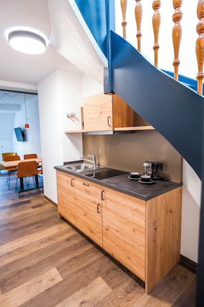 Deluxe Suite | Private kitchen | Electric kettle