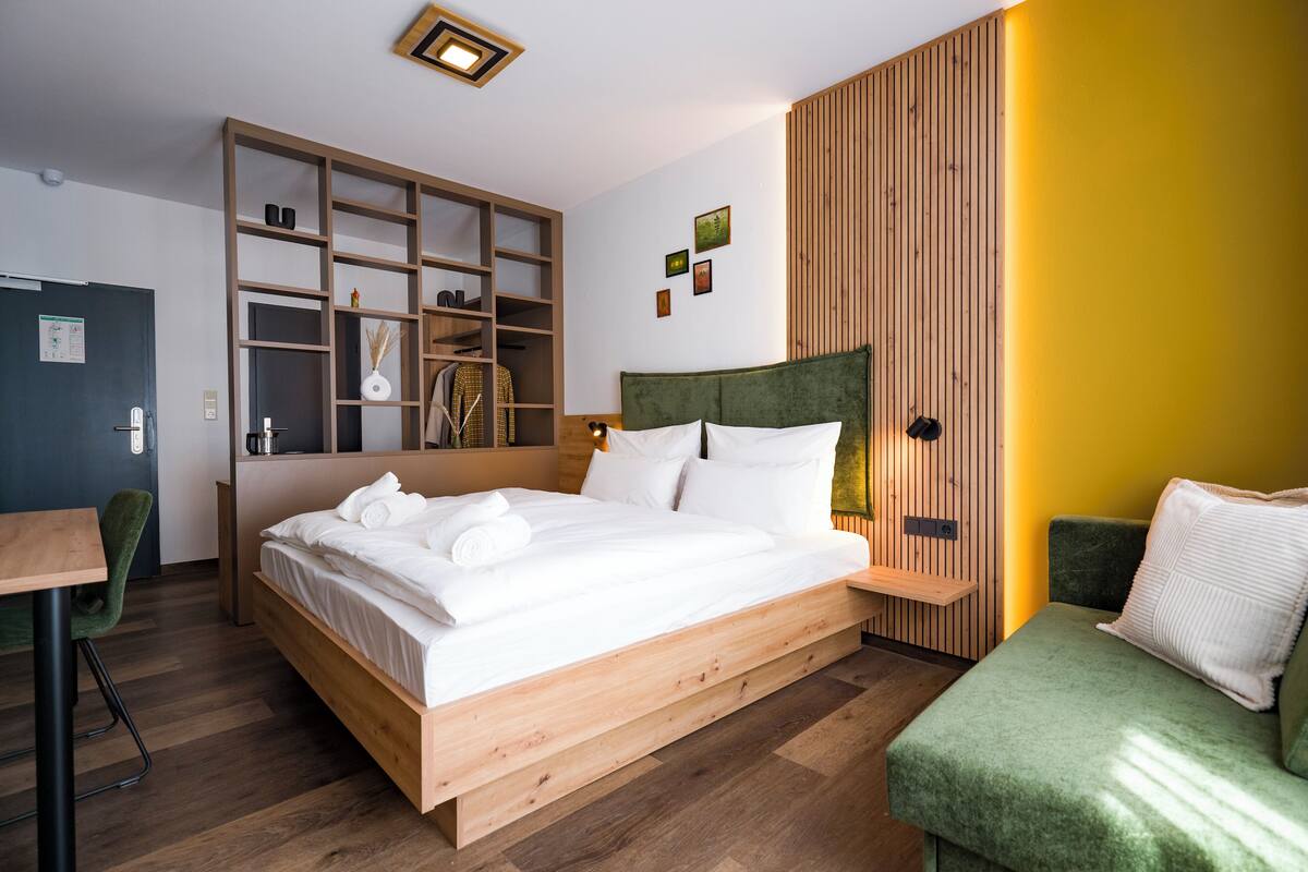 Deluxe Doppelzimmer | Caja fuerte, escritorio, espacio para trabajar con un portátil
