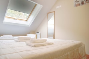 2 chambres, fer et planche à repasser, Wi-Fi gratuit, draps fournis