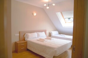 2 Schlafzimmer, Bügeleisen/Bügelbrett, kostenloses WLAN, Bettwäsche