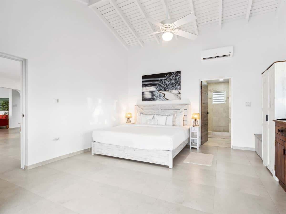 3 bedrooms, iron/ironing board, travel cot, free WiFi