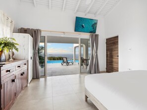 3 bedrooms, iron/ironing board, travel crib, free WiFi