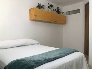 1 bedroom, iron/ironing board, WiFi, bed sheets - Cozy Studio with access to the beach and pool (Cancún)
