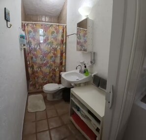 Hair dryer, towels, soap, toilet paper - Cozy Studio with access to the beach and pool (Cancún)