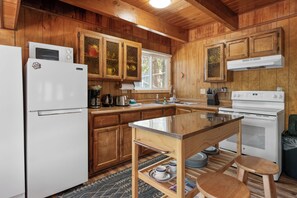 獨棟房屋, 庭院, 山景 | 私人廚房 | 電熱水壺、烤麵包機