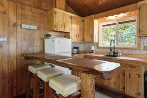 Ferienhaus, Terrasse, Bergblick | Eigene Küche | Wasserkocher, Toaster