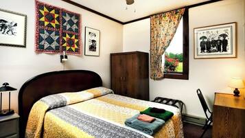 10 bedrooms, iron/ironing board, WiFi, bed sheets