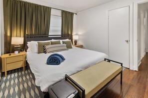 5 bedrooms, iron/ironing board, WiFi, bed sheets