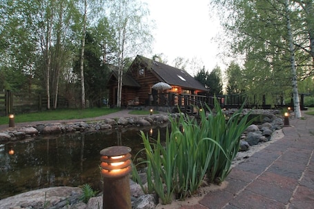 Property grounds. Excellent log house with a sauna in Lahemaa!
