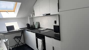Micro-ondes, four, plaque de cuisson, lave-vaisselle