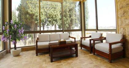 Aley Maison des Couleurs - Artistic home in Aley's heart