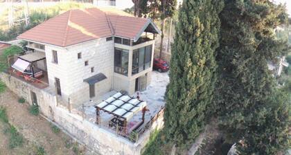 Aley Maison des Couleurs - Artistic home in Aley's heart