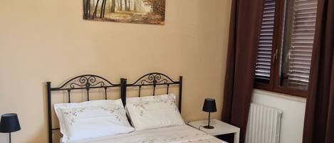 Deluxe Apartment, Sea View | Premium bedding, down comforters, memory foam beds, in-room safe