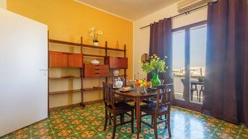 40-inch flat-screen TV with digital channels