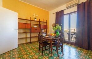 40-inch flat-screen TV with digital channels