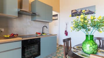 Apartemen Deluks, pemandangan laut | Dapur pribadi | Mesin espresso