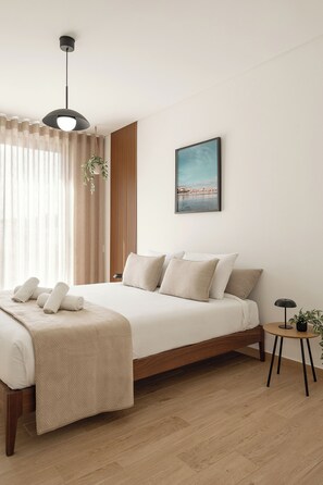 3 chambres, fer et planche à repasser, lit parapluie, accès Internet