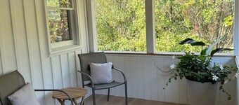 Charming 2-bedroom cottage with AC, WiFi, 4 mi to Cooperstown Dreams Park