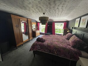 3 makuuhuonetta, vauvan matkasänky, ilmainen Wi-Fi, vuodevaatteet