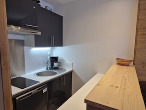 Kühlschrank, Mikrowelle, Ofen, Toaster