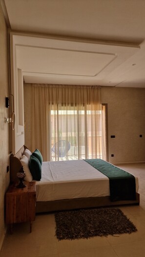 3 chambres, fer et planche à repasser, Wi-Fi, draps fournis