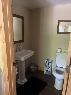 Dusche, Haartrockner, Handtücher, Seife