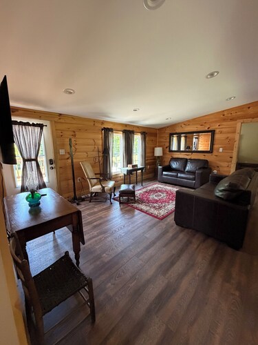 Cabin Fever II is a cozy 3-bedroom cabin in the foothills of the Blue Ridge. 