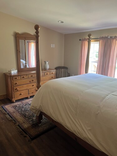 Cabin Fever II is a cozy 3-bedroom cabin in the foothills of the Blue Ridge. 