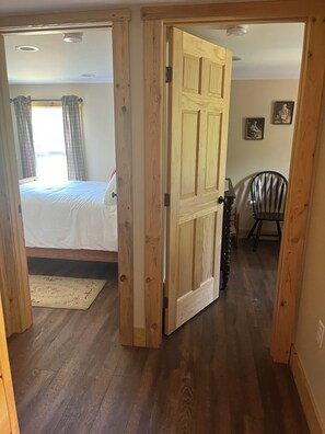 3 chambres, fer et planche à repasser, accès au Wi-Fi (inclus)