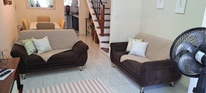 电视、DVD 播放器、书、打印机