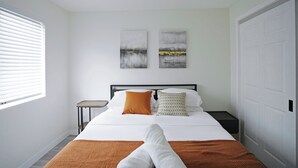 3 soverom, safe på rommet, skrivebord og strykejern/-brett