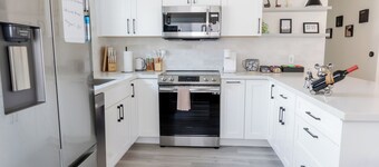 Chic & Luxurious 3BR near SFO for Families/Executives EV Fast WiFi Free Parking