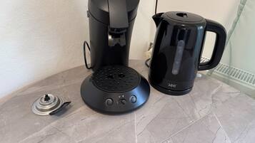 Kaffee und/oder Kaffeemaschine