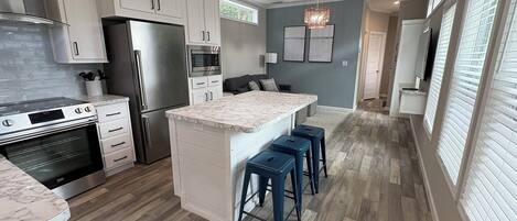 Mikroaaltouuni, uuni, liesi