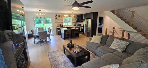 Newly Built Lake House with private lake frontage!  3 Br/2 bath, very spacious!