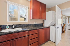 Private kitchen - Casita 86124 1 BDR Sleeps 4 (Coachella)