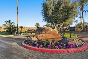 Property grounds - Casita 86177 Sunny Stay for 4! (Coachella)