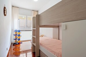 3 bedrooms, free WiFi, bed sheets