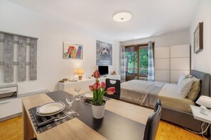 Accès au Wi-Fi (inclus), literie fournie