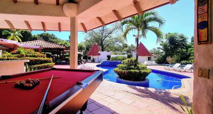 Casa de Campo Mía, steps from the beach!