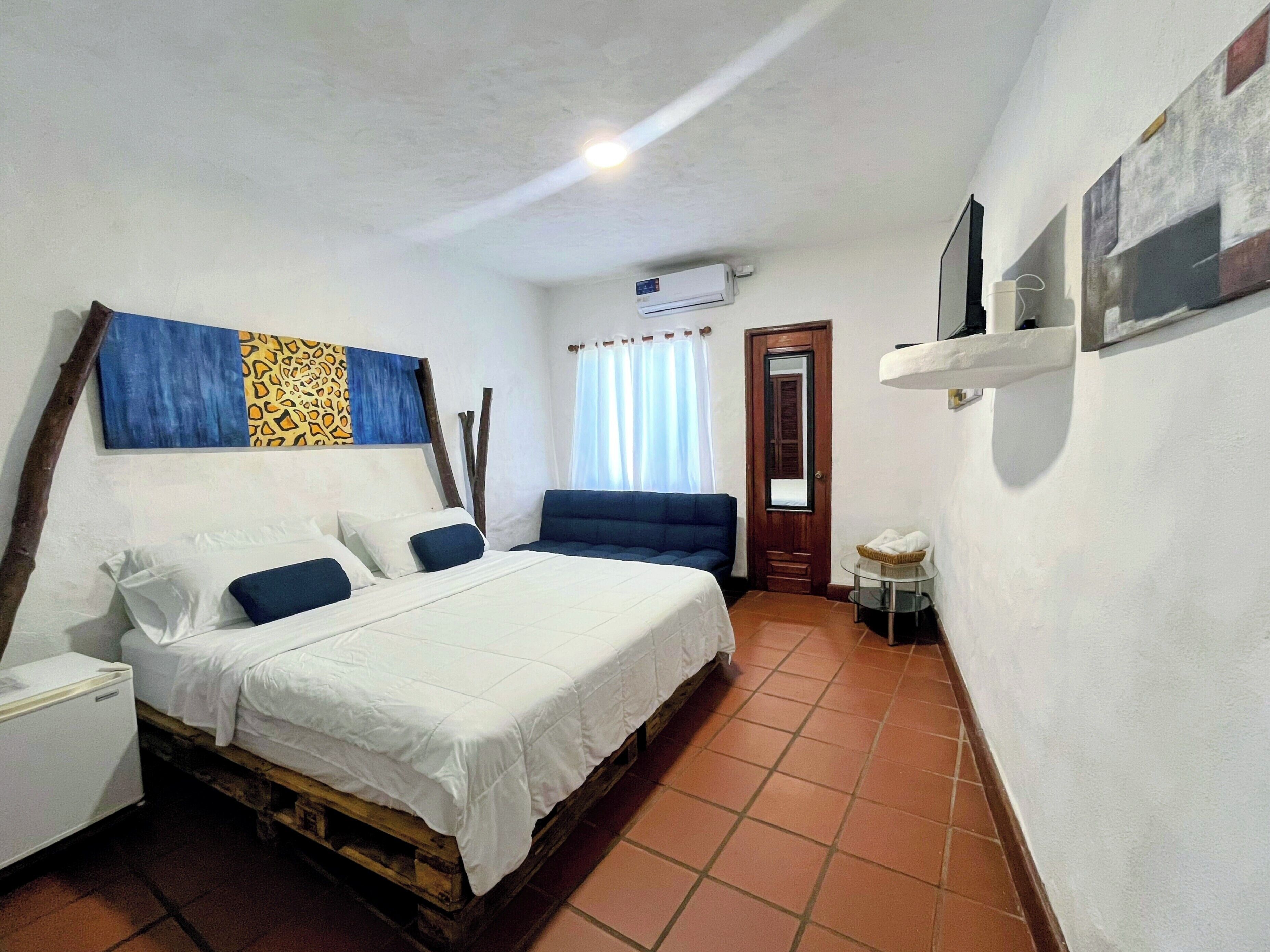 1 dormitorio, tabla de planchar con plancha, wifi gratis y ropa de cama