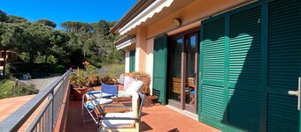 Holiday Home 'Bellavista' with Sea View, Private Terrace and Air Conditioning