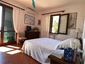 2 bedrooms, bed sheets