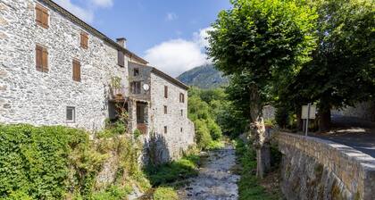 Maison "Le Boisset" avec vue sur les montagnes, terrasse privée et Wi-Fi
