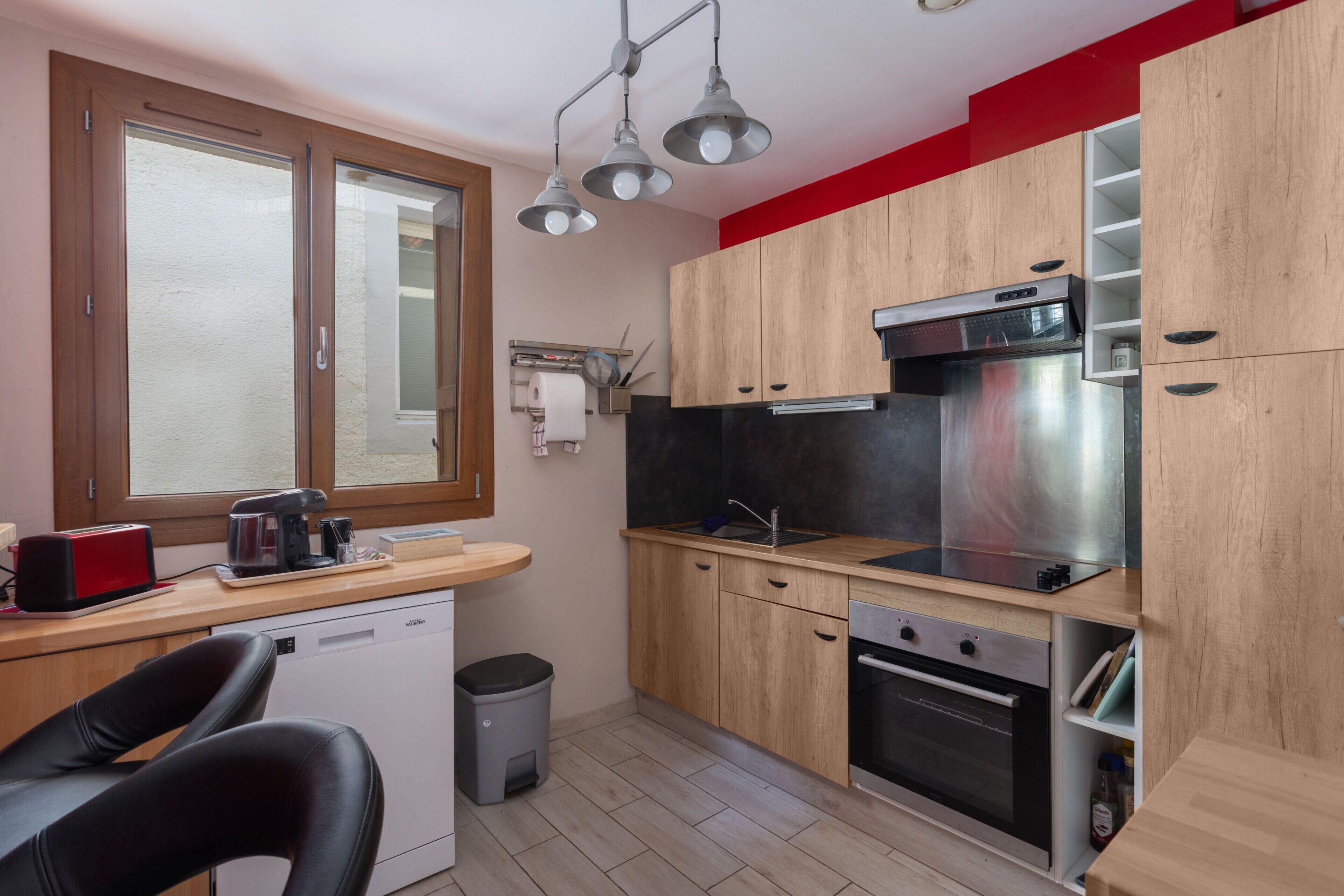 雪櫃、微波爐、焗爐、爐具