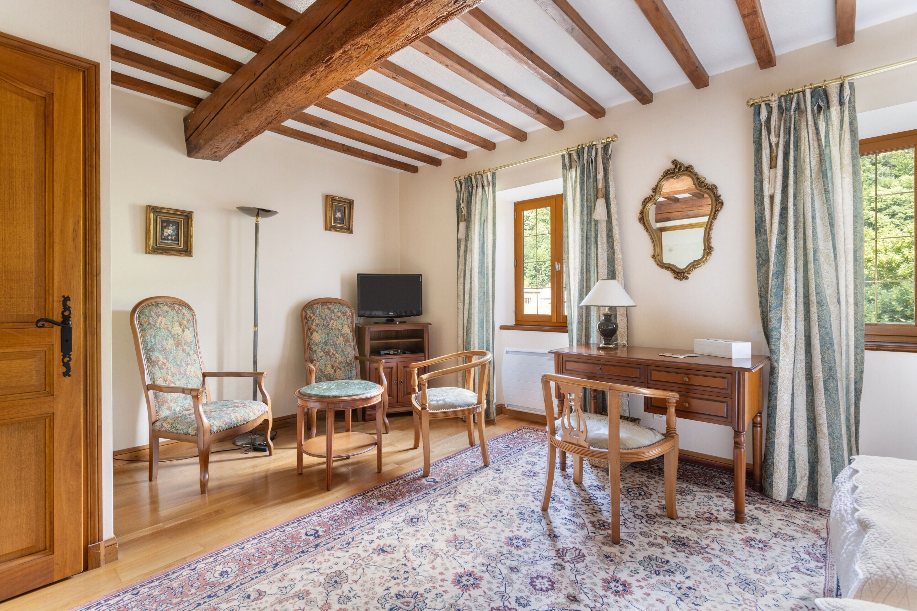 3 chambres, fer et planche à repasser, Wi-Fi gratuit, draps fournis
