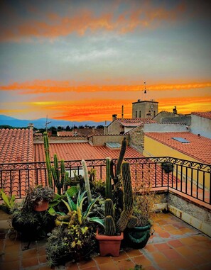 Terrace/patio - Loft with Canigou View Between Sea and Mountains, Private Terrace (Maureillas las illas)
